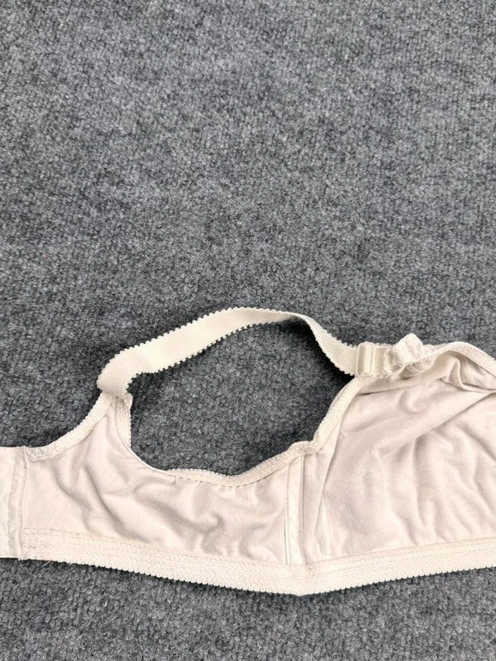 Women's White Comfort Wireless Full Coverage Everyday Bra Sz XL/2XL No Tag MSMTS